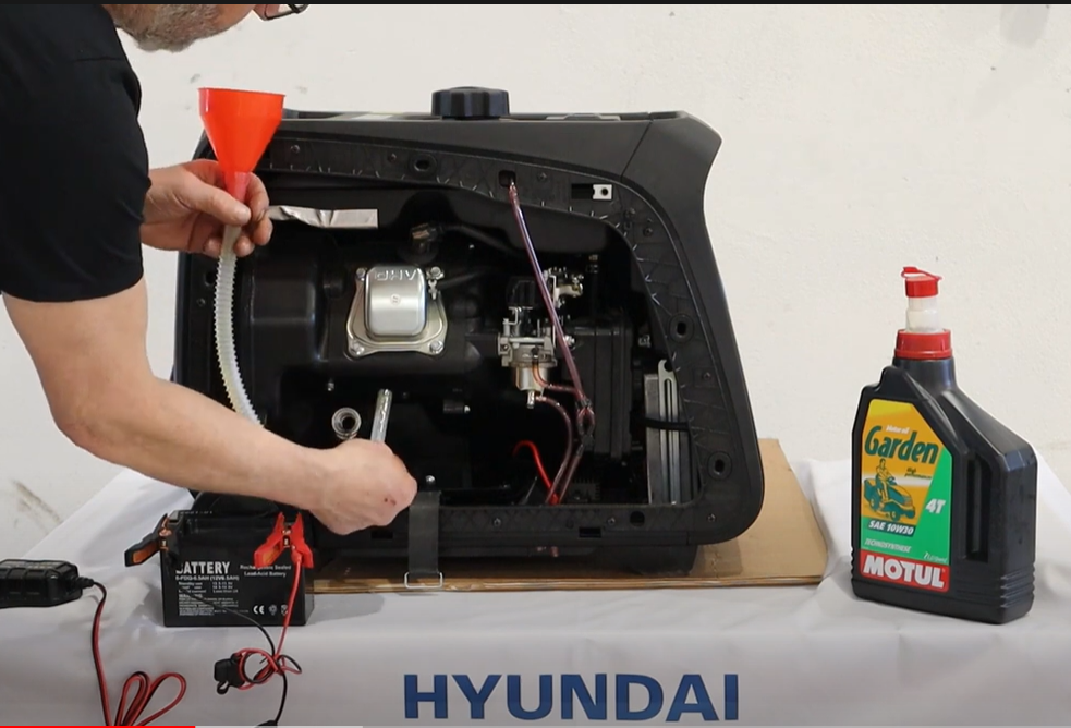 Klargjøring av Bensinaggregat 1 Klargjøring av Bensinaggregat